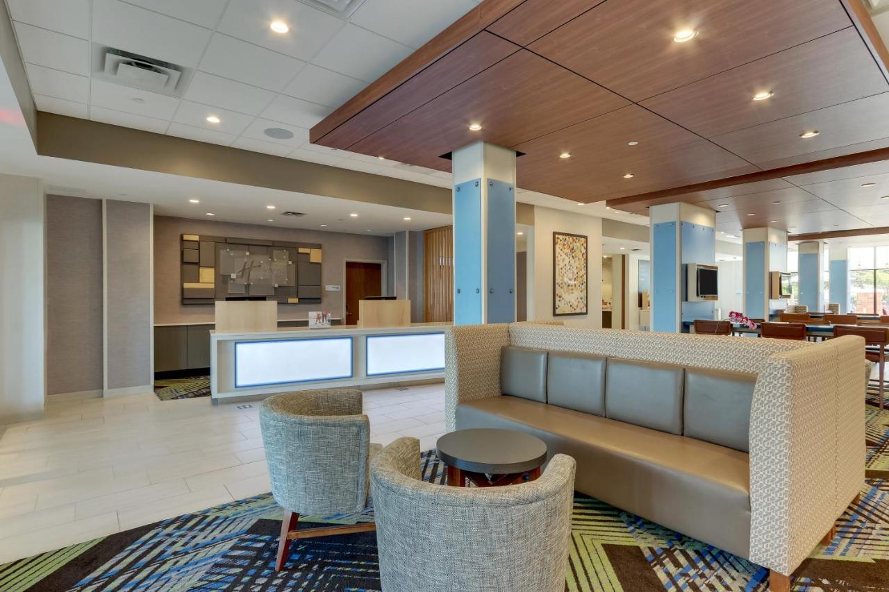 Holiday Inn Express - Wilmington - Porters Neck By Ihg Dış mekan fotoğraf