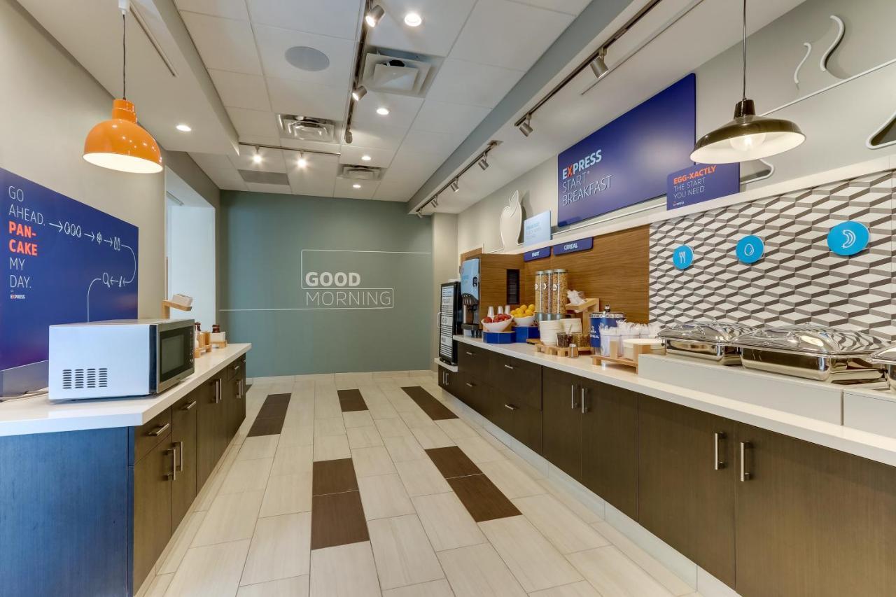 Holiday Inn Express - Wilmington - Porters Neck By Ihg Dış mekan fotoğraf
