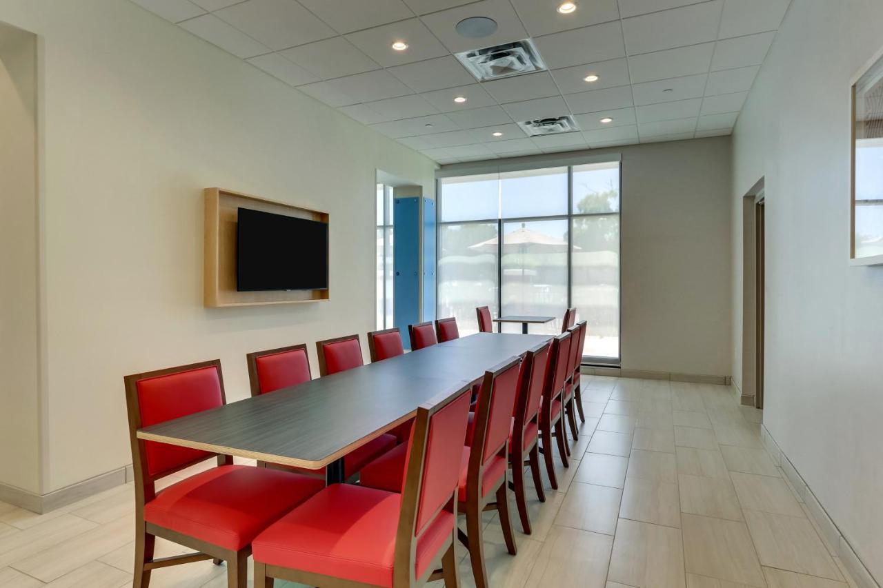 Holiday Inn Express - Wilmington - Porters Neck By Ihg Dış mekan fotoğraf
