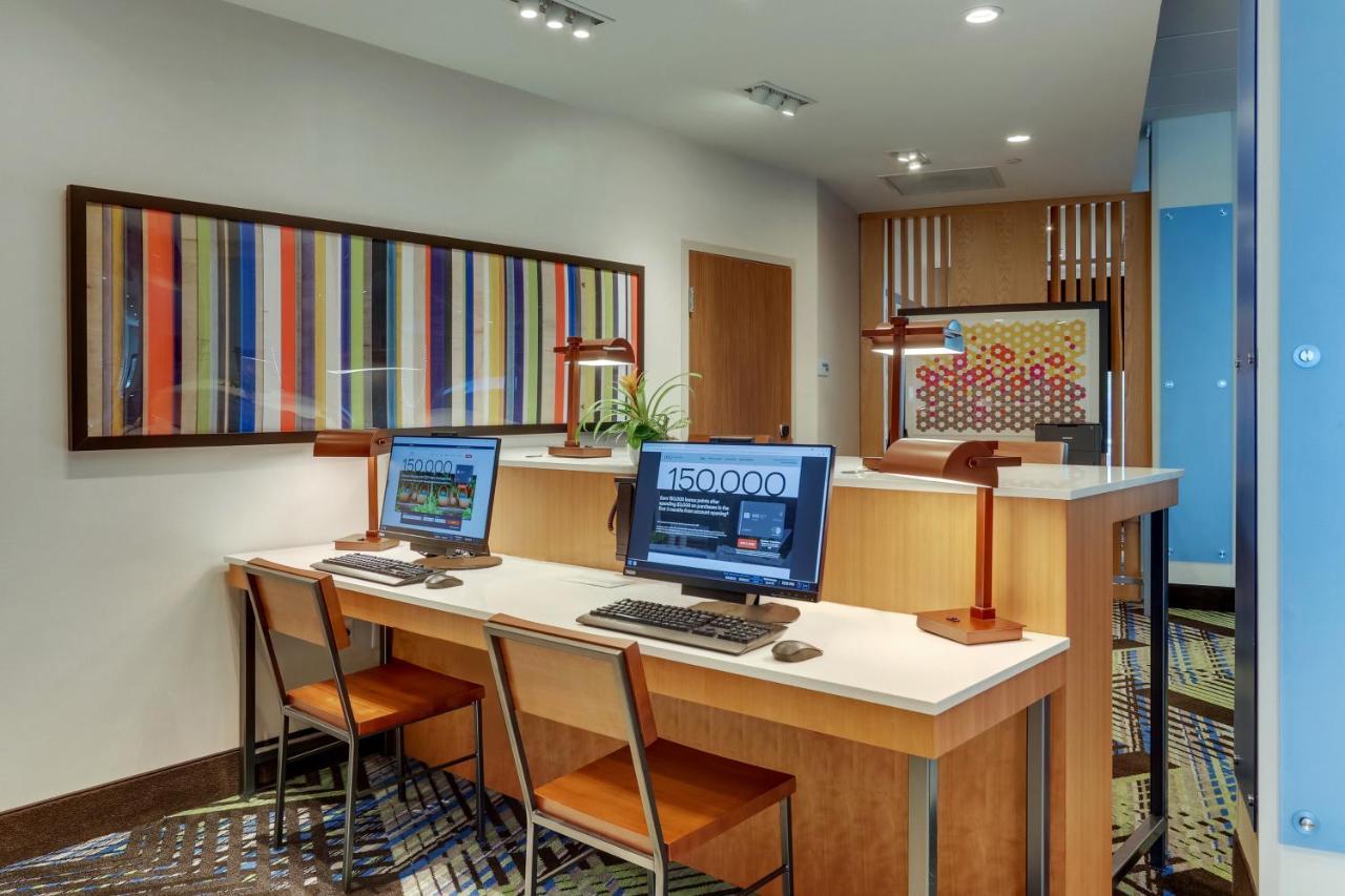 Holiday Inn Express - Wilmington - Porters Neck By Ihg Dış mekan fotoğraf