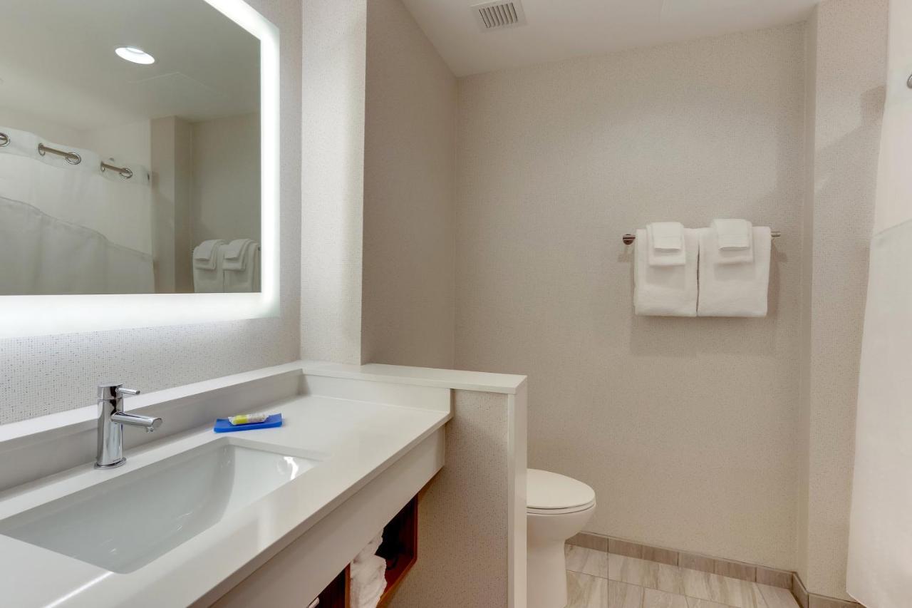 Holiday Inn Express - Wilmington - Porters Neck By Ihg Dış mekan fotoğraf